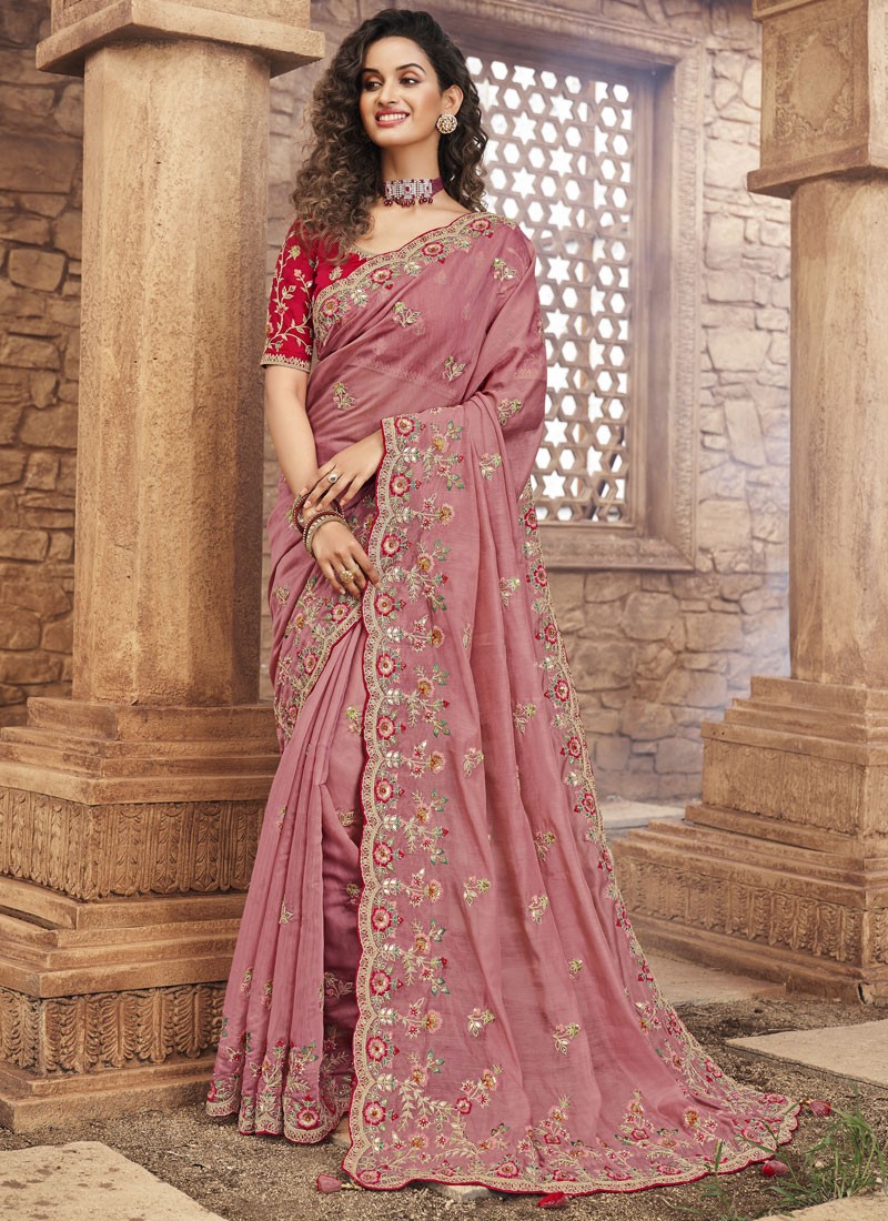 Transform Your Look with a Red Karwa Chauth Banarasi Silk Saree: Stunning  Ethnic Elegance for Festive Celebrations - Sanskriti Cuttack