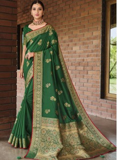 Decent Look Soft Silk Saree With Diamond Work