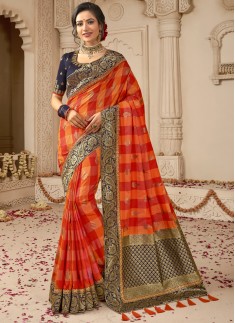 Elegant Silk Saree With Contrast Heavy Blouse Piece